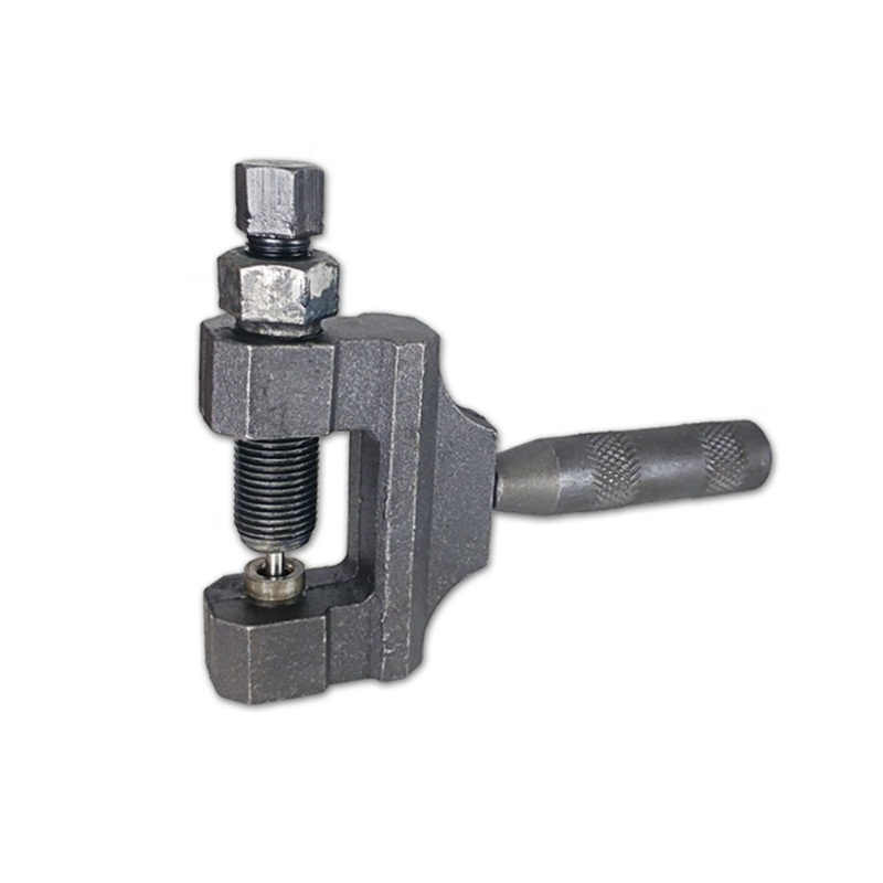 Chain breaker